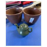 Crocks and mini tea pot- no markings