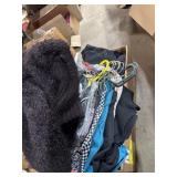 Womenï¿½s small to Large clothes