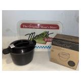 Pampered Chef rice cooker & plastic tray