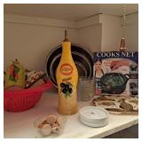 Various kitchen items
