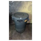Brute Rubbermaid Trashcan