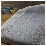 Handmade quilt 95x79,reversible blue and light