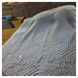 Handmade quilt 95x79,reversible blue and light