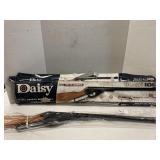 Daisy buck model 105 BB gun