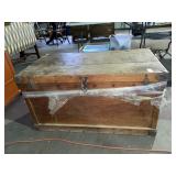 Vintage Wooden storage box - 39.5 inches wide Vintage Wooden storage box - 39.5 inches wide