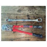 18 inch bolt cutter & 1.5 inch hitch ball wrench 18 inch bolt cutter & 1.5 inch hitch ball wrench