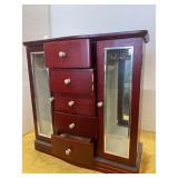 Jewelry chest