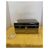 Mirrored jewelry chest 10 x 7 1/2 ï¿½ï¿½ by 5 1/2ï¿½ï¿½