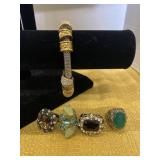 Stretch bracelet and 4 ladies rings