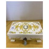 Jewelry box with cameo in top. One drawer