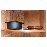 Clus Cast Iron Cooking Pot and Wooden Dish