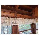 5 wooden curtain rods 3 are 44in. Long 1 is 92