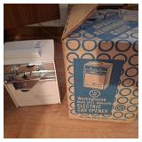 Westinghouse electric can opener