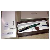 Pelikan Souveran 18k - 750 gold nib fountain pen