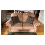 Studded Loveseat W Pillows