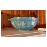 Pyrex Amish Butterprint Mixing Bowl