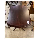 Wooden end table 20 1/2in x 16 1/2in x 25in