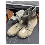 Military boots size 13 2pr
