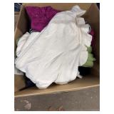 Womenï¿½s L& XL clothes - over 20 pcs