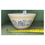 VTG Pyrex Homestead bowl