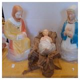 Vintage 7 piece blow mold navity set