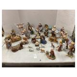 Beautiful 31 piece nativity set, some damage