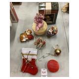 Various Christmas decor