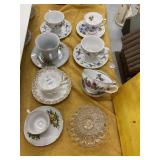 Seven tea cup, and saucer sets, two extra cups