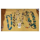 (5) vintage necklaces beads