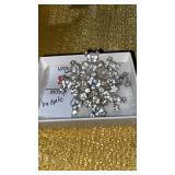 ï¿½By Galeï¿½ rhinestone pin