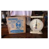 American Family Scale W Box