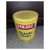 Vintage Dan- Dee Potato Chips tin with 1 handle-