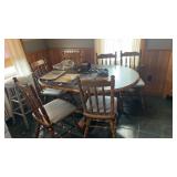 Dining Room Table W 6 Chairs and Leaf