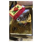 Lot of assorted jewelry