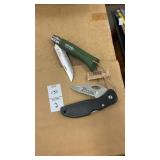 2 Pocket Knifes