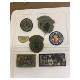 Army shoulder tabs, uniform badges