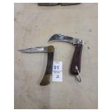 2 pocket knives