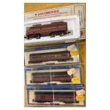 4 N Scale Locomotive & cars