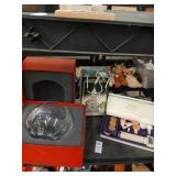 Decor and vintage Norelco lot