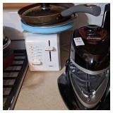 Toaster,pizzazz plus,skillet,6 plastic plates