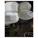 Corning ware set with plastic lids