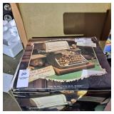 Vintage 1990 Enesco Small World of Music musical