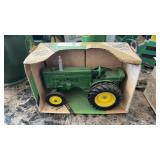 John Deere Model M Tractor 1/16 Scale NIB
