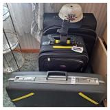 Two piece American Toutist luggage,vintage