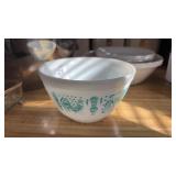 Pyrex Amish Butterprint Bowl 401