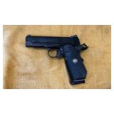 Wilson Combat Supergrade .45acp with 6 Magazines