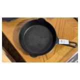 Griswold 724 8 ï¿½ Cast Iron Skillet