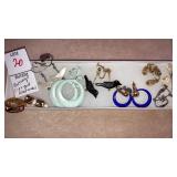 Vintage Clip earrings - ( dark birds are 12kgf)