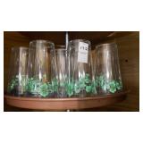 7 plastic drinking glasses