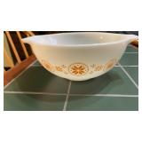 Pyrex Cinderella mixing bowl i "Town and Country"